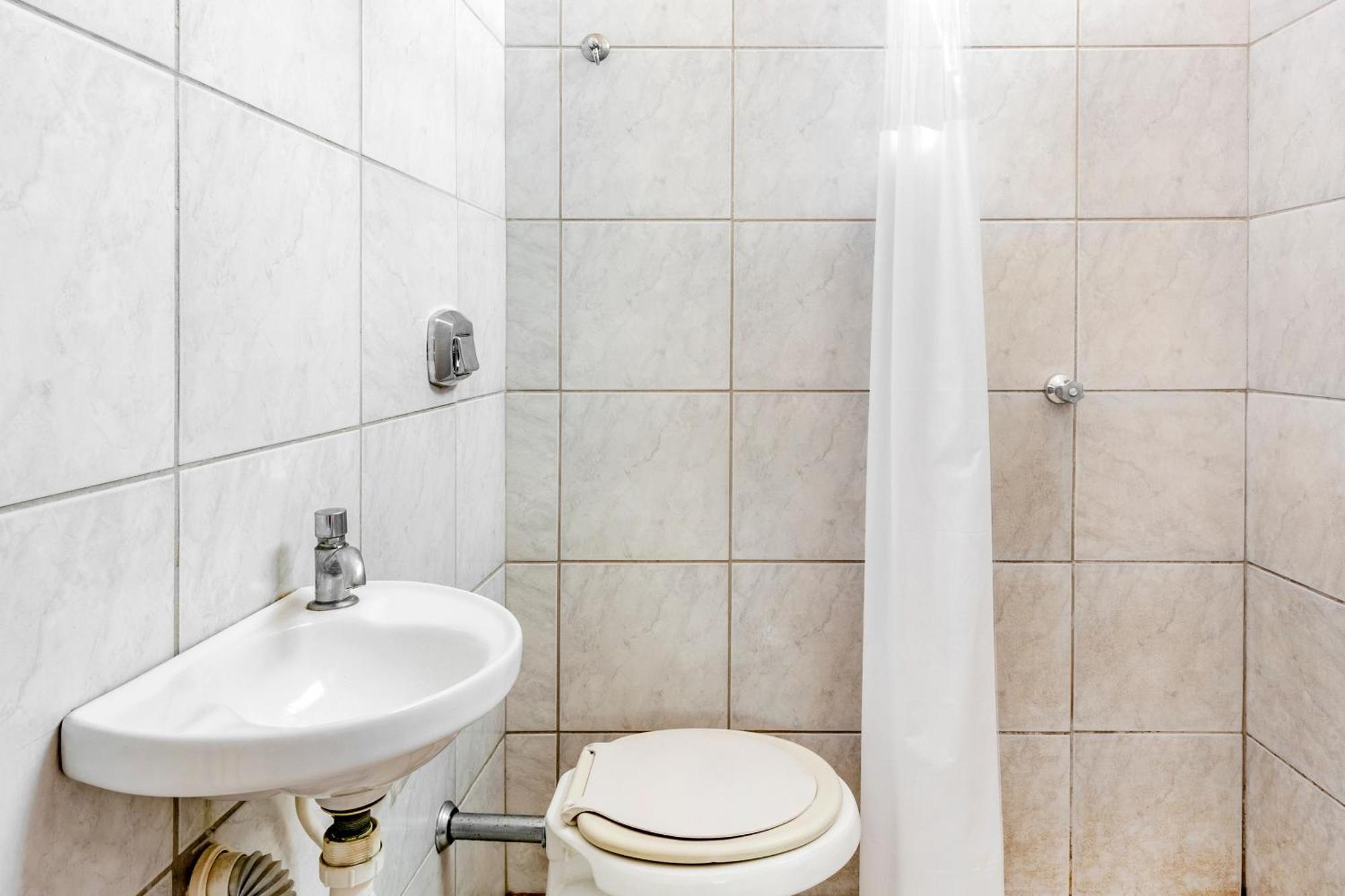 Oyo Tia Leo Campinas Hotel 4*